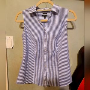 Talbots Sleeveless Collared Buttondown
